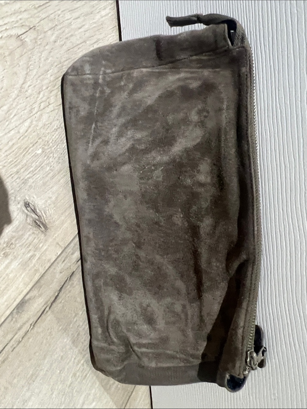 Suede Zip clutch - Gray taupe